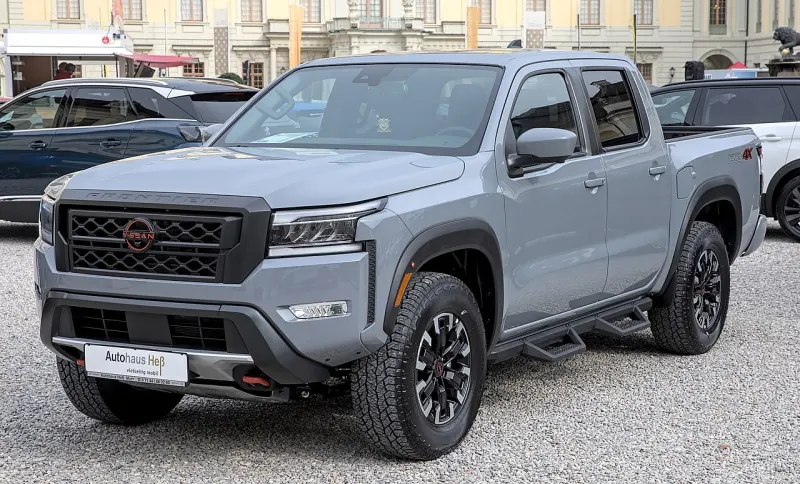 Nissan Frontier PRO-4X Crew Cab