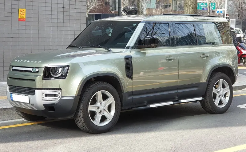 Land Rover Defender 130 Outbound 8P